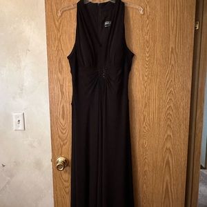Women’s size 8 black dress.